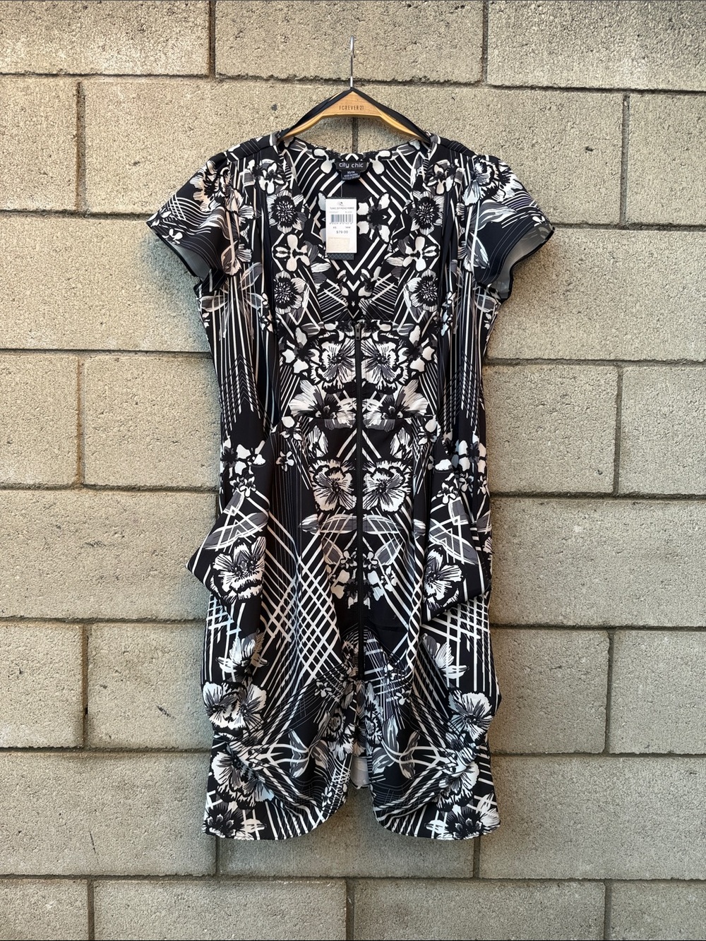 NWT. Black & White Floral-Print Midi Dress